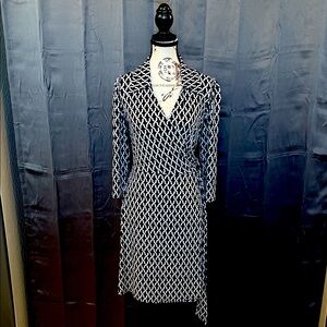 LAUNDRY BY SHELLI SEGAL Elegant Black and White Patterned Dress WRAP DRESS